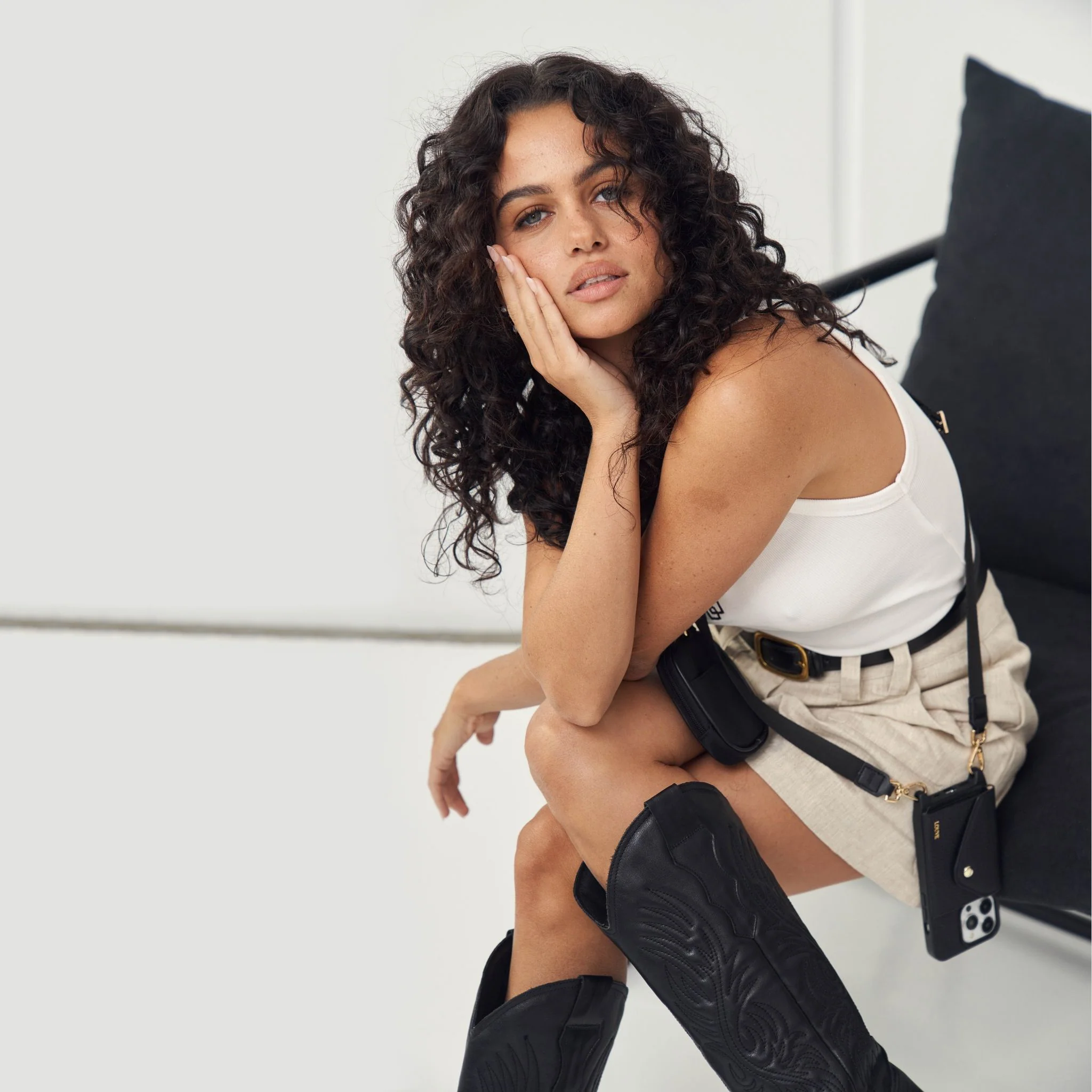 Vera Black Lanyard + Airpods Case - Image 7