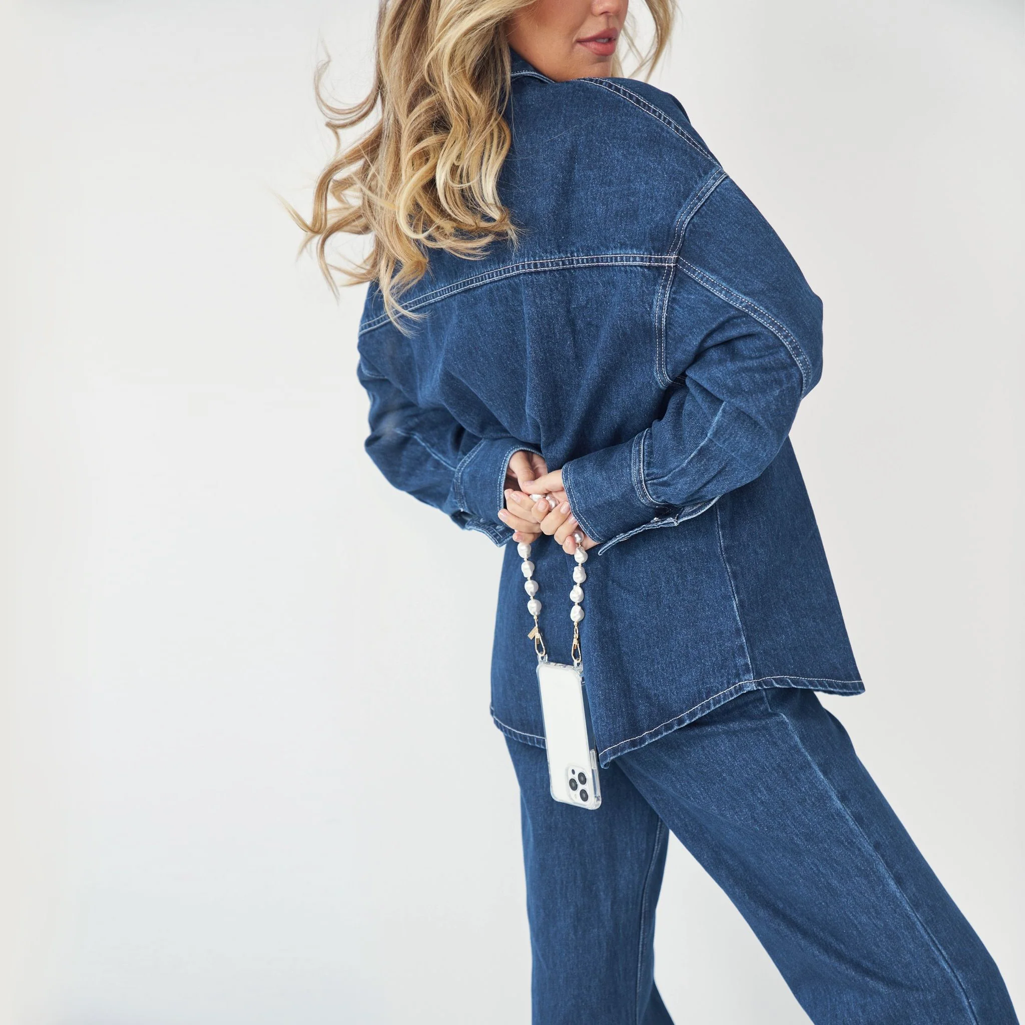 Daisy Pearl & Gold Phone Wristlet - Image 10