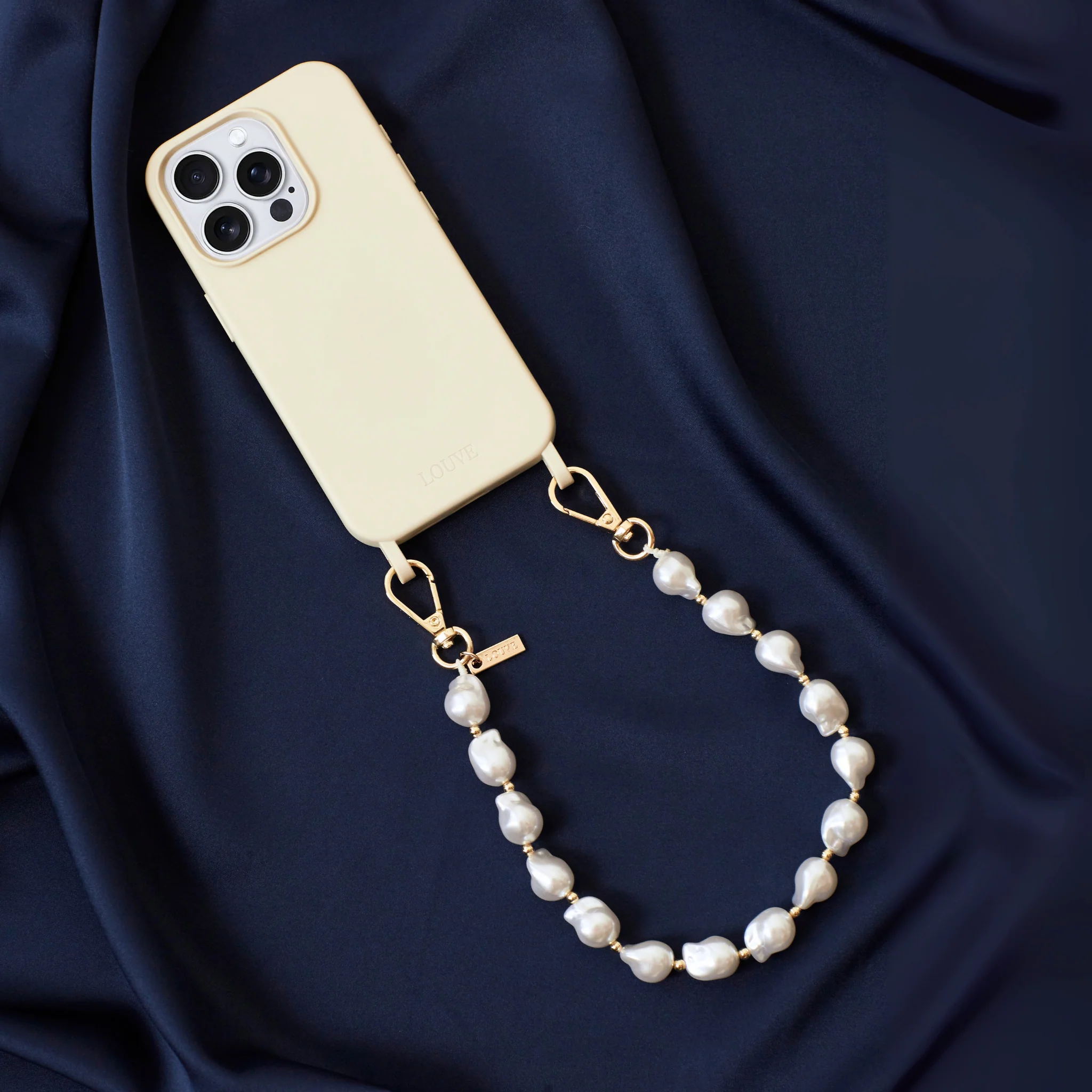 Daisy Pearl & Gold Phone Wristlet - Image 21