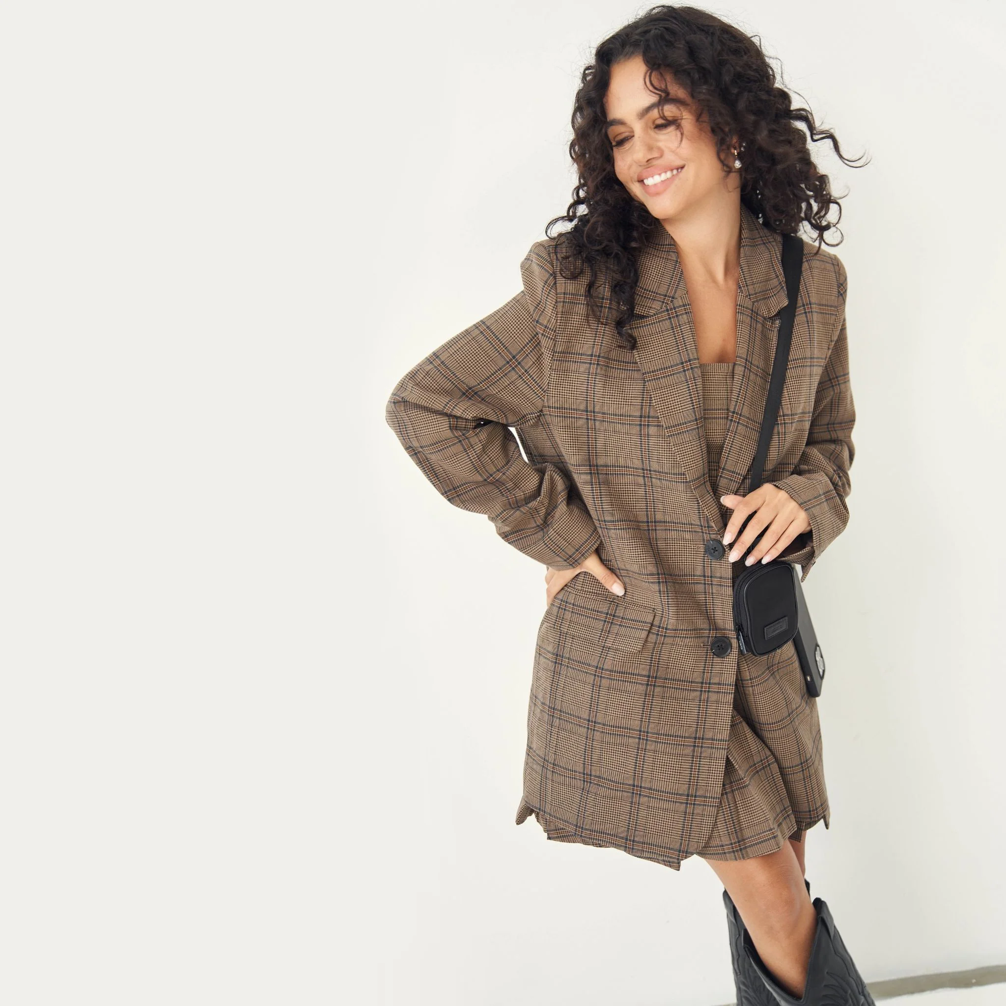 Midnight Sky Black Crossbody Phone Lanyard - Image 8