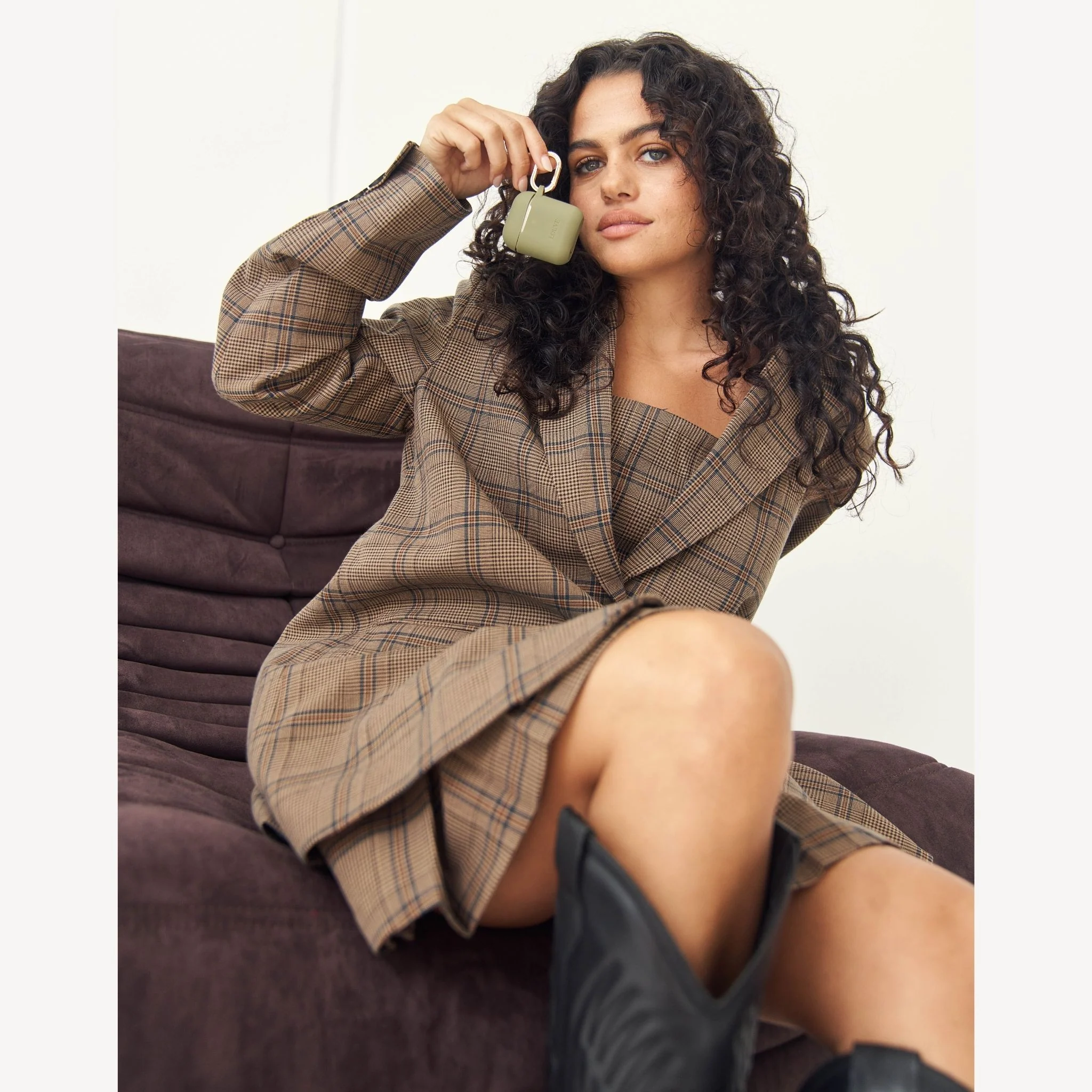 Silicone Airpods Case | Khaki - Image 7